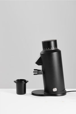 Μεγάλη χωρητικότητα 120g Στρίπτης Ασπρέσο με 64mm Flat Burr Στρίπτης και 300W ισχύος